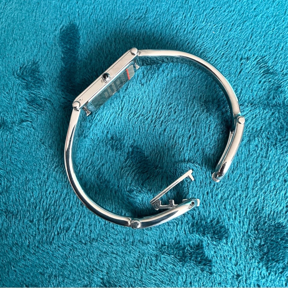 GUCCI bangle watch🔥SO NICE🔥 - Picture 6 of 14